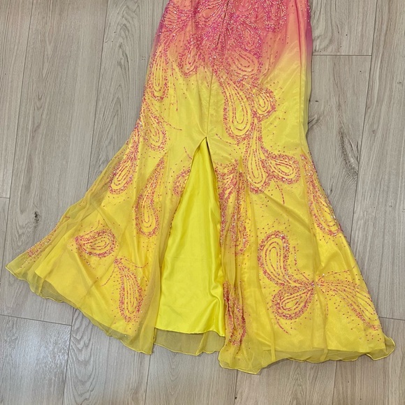 size 4 formal dress - Picture 7 of 7